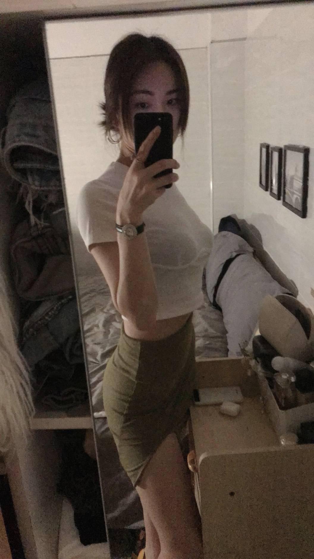 身材好，颜值高，且带有一丝Sao气