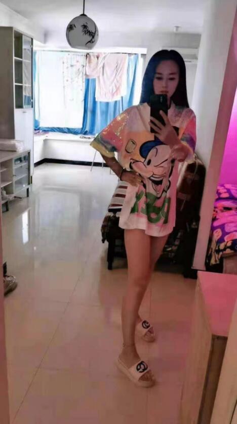 惠新西街 颜值新鲜妞