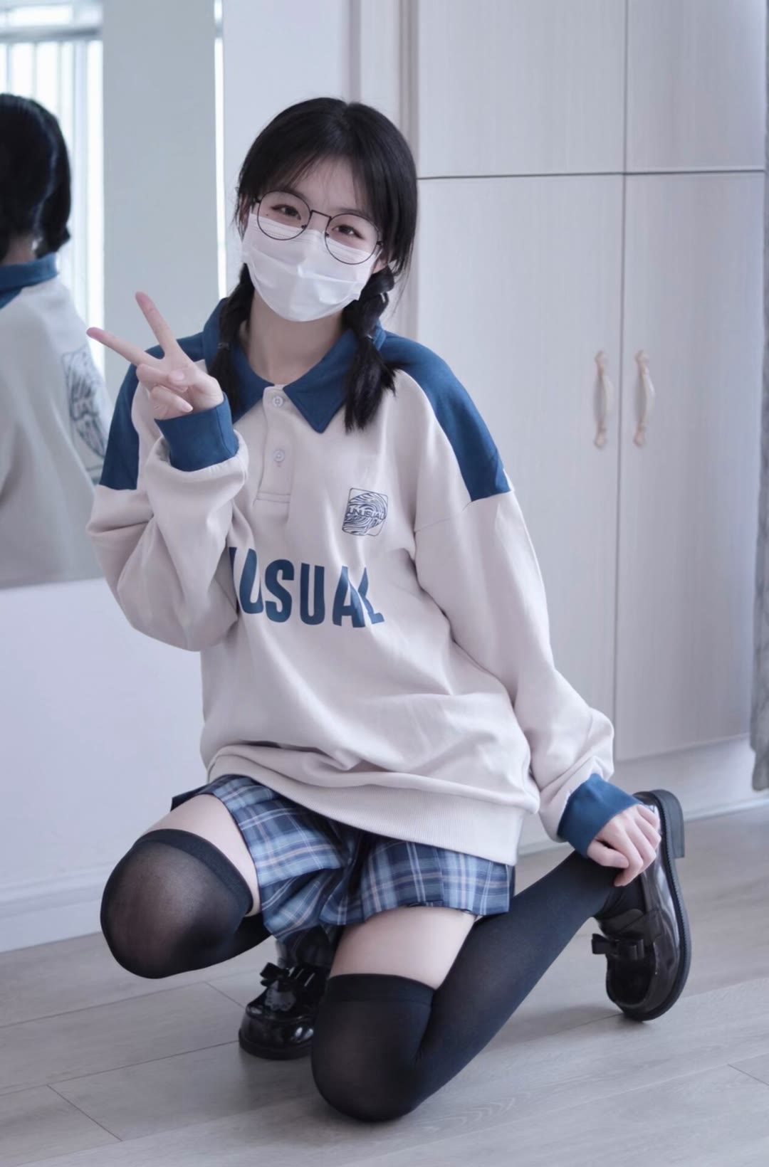 极品美女b紧水多不机车不催钟