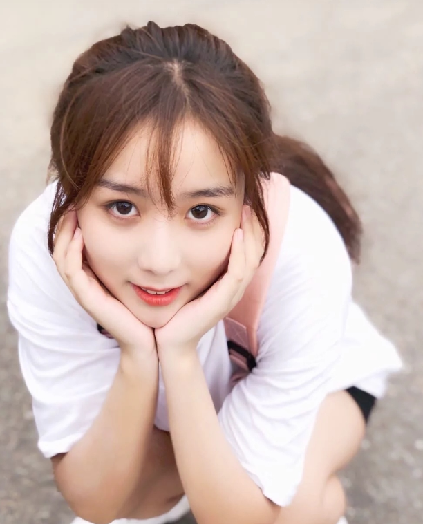 校花兼职，B紧水多活好