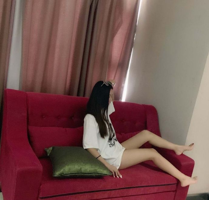 刚下海的兼职小妹，上甜下咸，关键还是紧