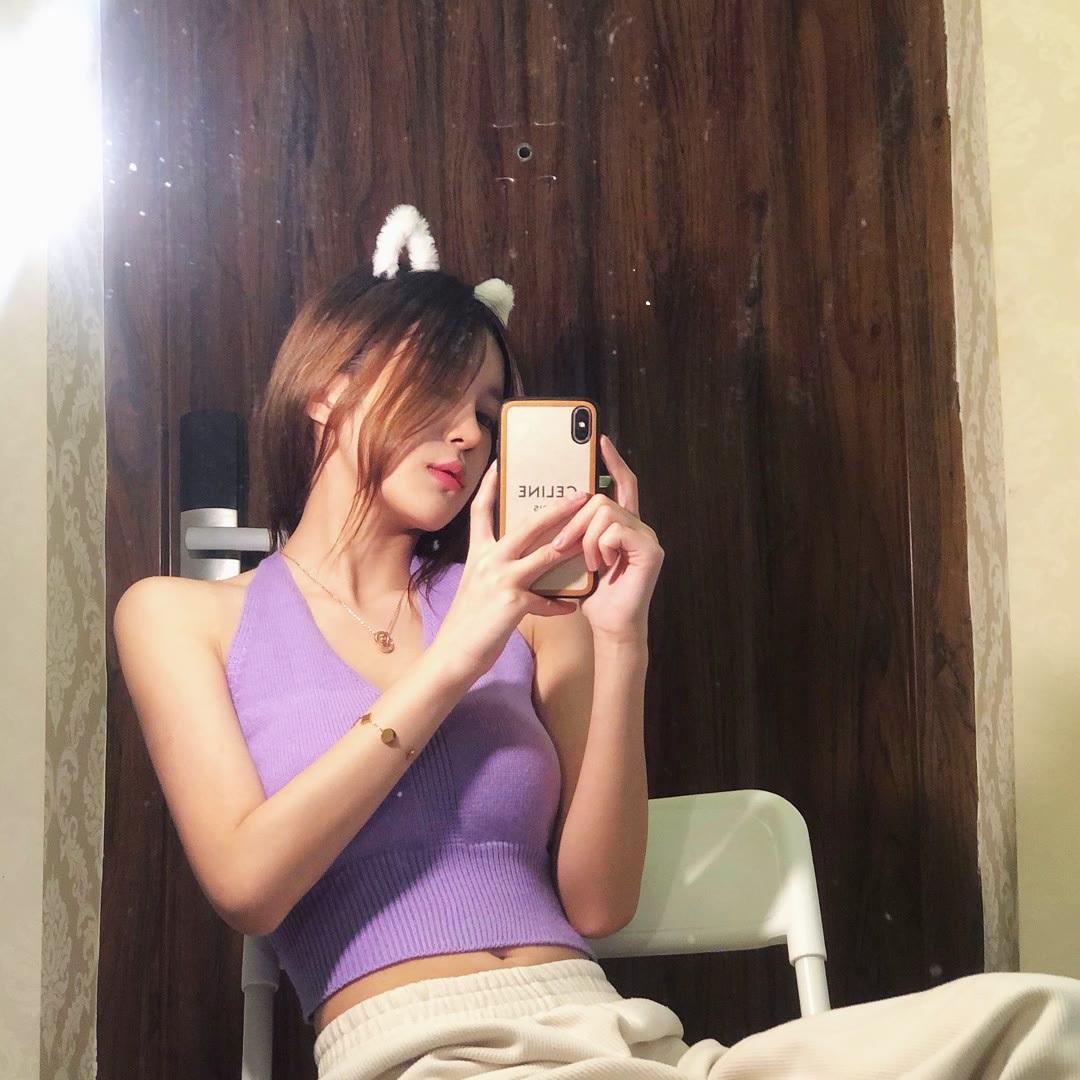 性.感.气质类型的娇柔，皮肤滑滑