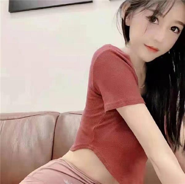 可纯可Sao的妹子，前凸后翘！