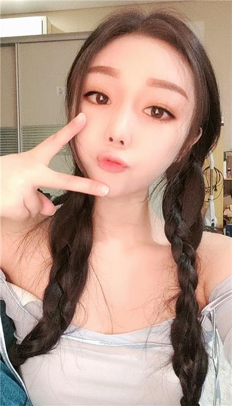 高端精品硬货嫩妹